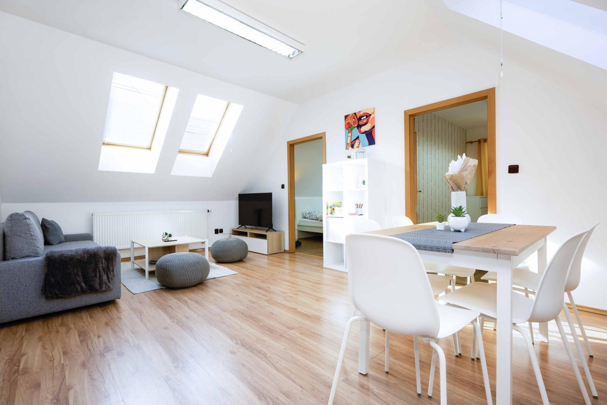 Old Town Charles Apartments Ceske Budejovice Ngoại thất bức ảnh