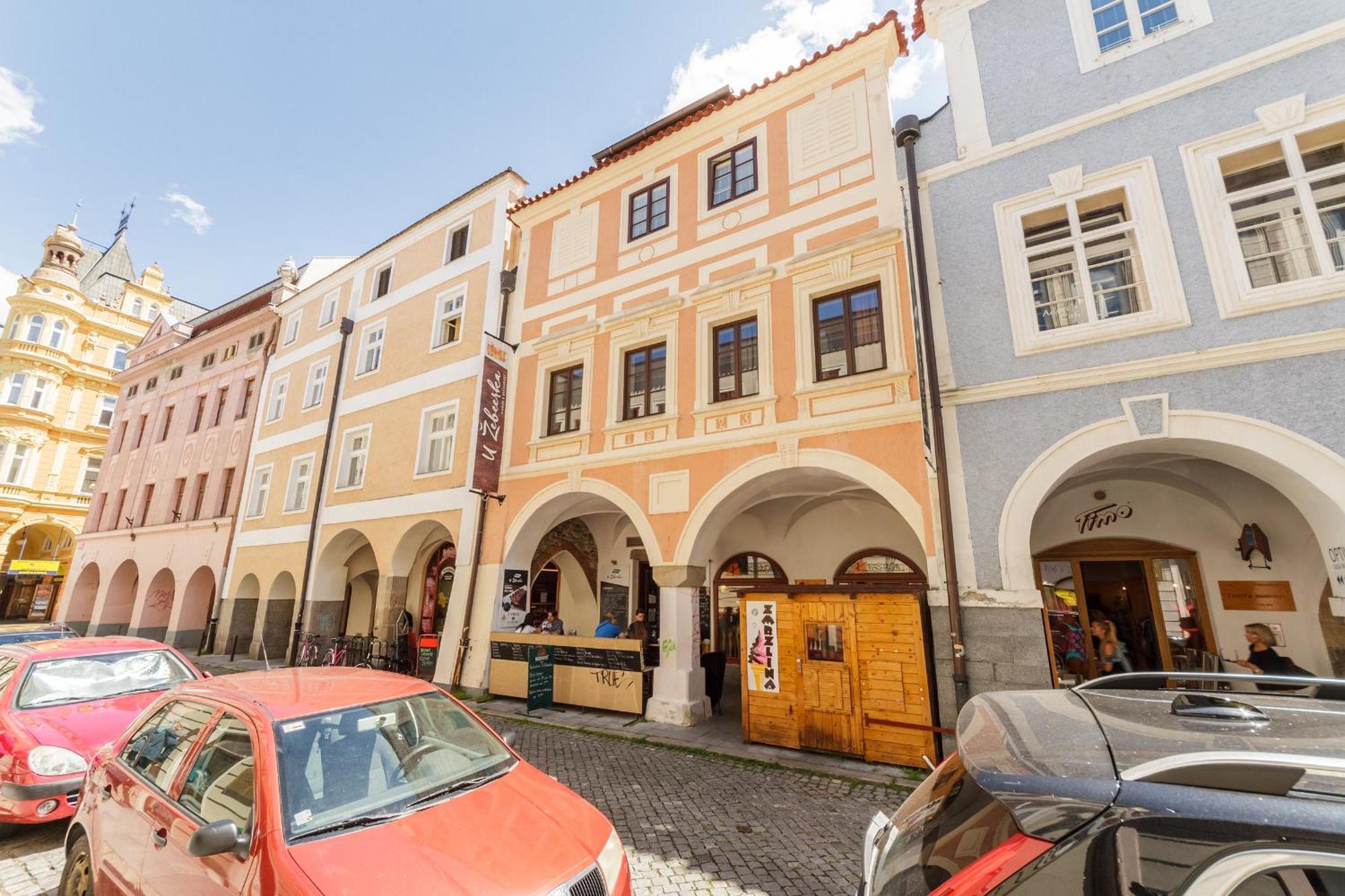 Old Town Charles Apartments Ceske Budejovice Ngoại thất bức ảnh