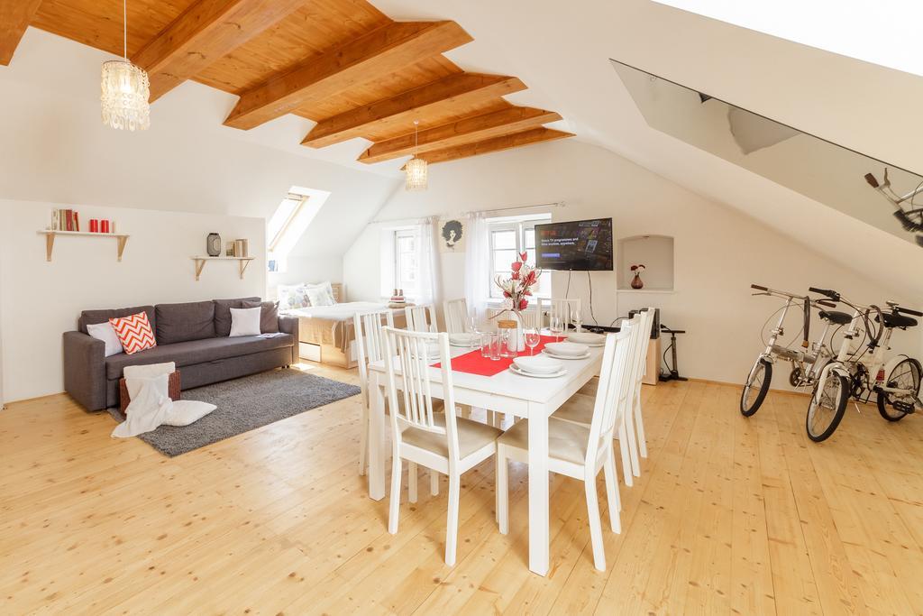 Old Town Charles Apartments Ceske Budejovice Ngoại thất bức ảnh