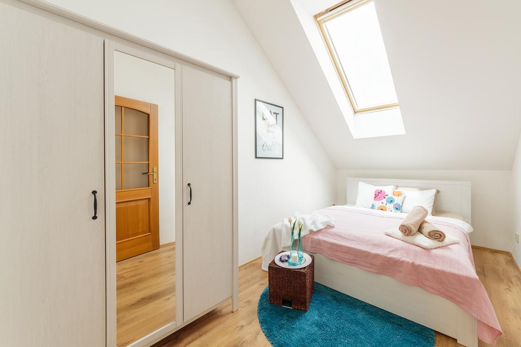 Old Town Charles Apartments Ceske Budejovice Ngoại thất bức ảnh