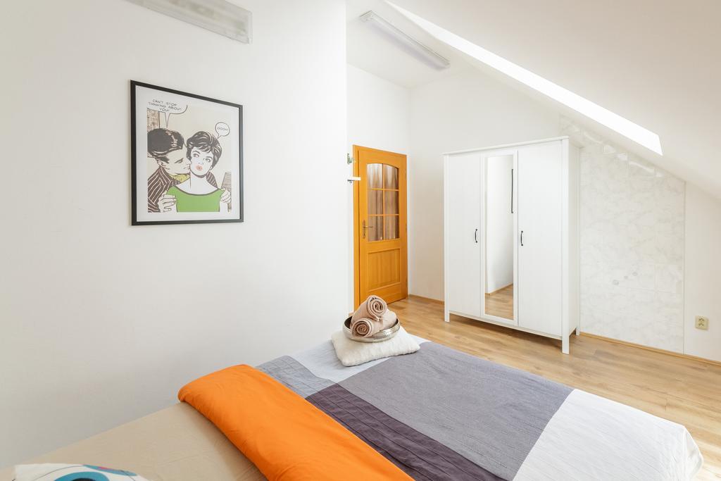 Old Town Charles Apartments Ceske Budejovice Ngoại thất bức ảnh