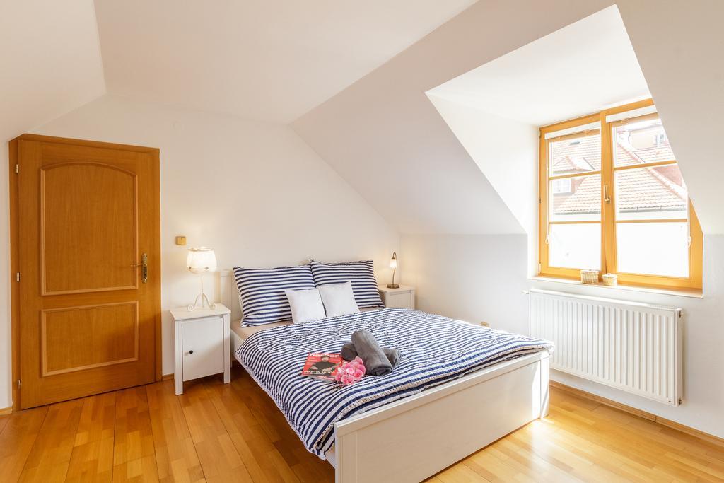Old Town Charles Apartments Ceske Budejovice Ngoại thất bức ảnh